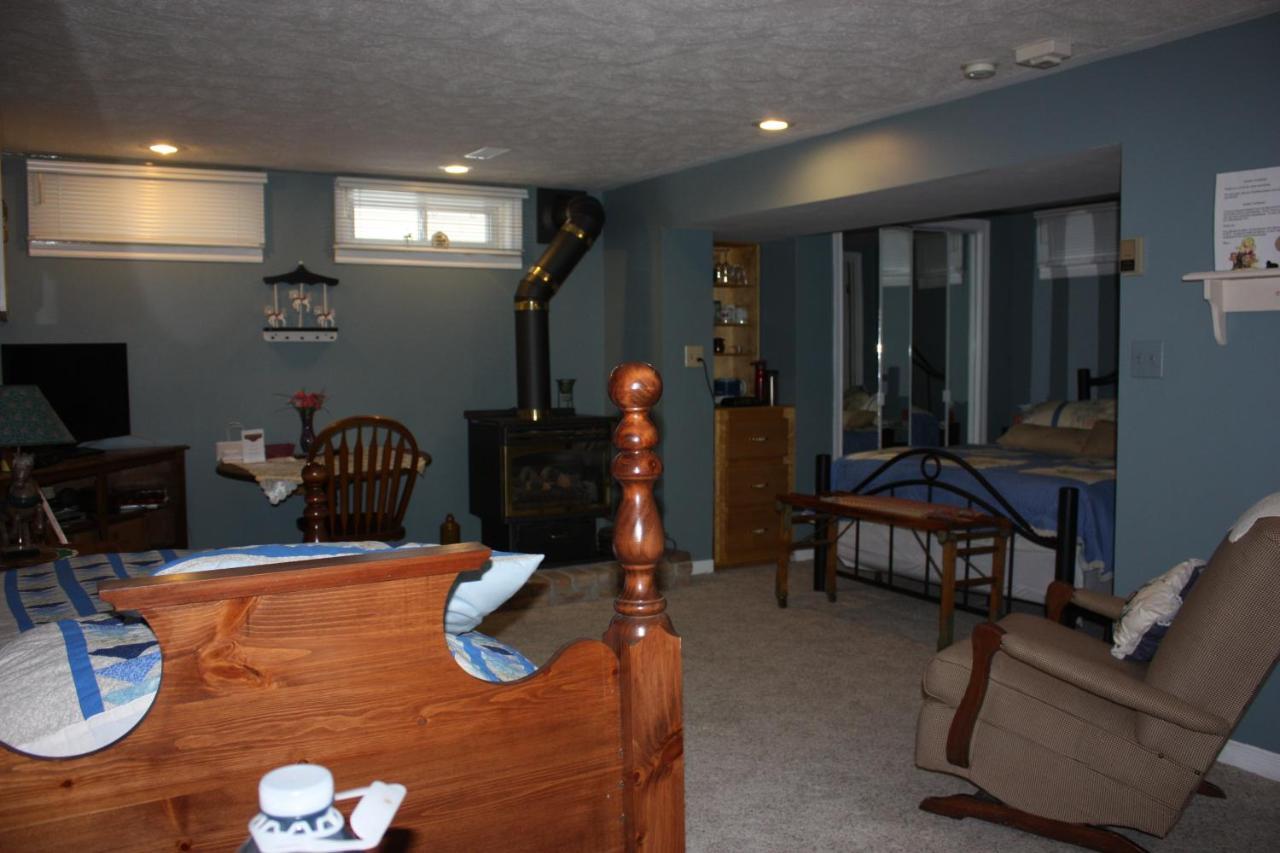 Carrousel Bed & Breakfast Cayuga Zimmer foto
