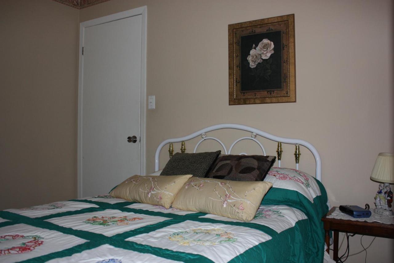 Carrousel Bed & Breakfast Cayuga Zimmer foto